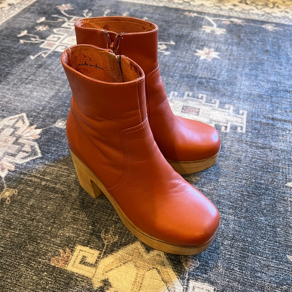 Charlotte Stone Paz Bootie in Sienna size 6